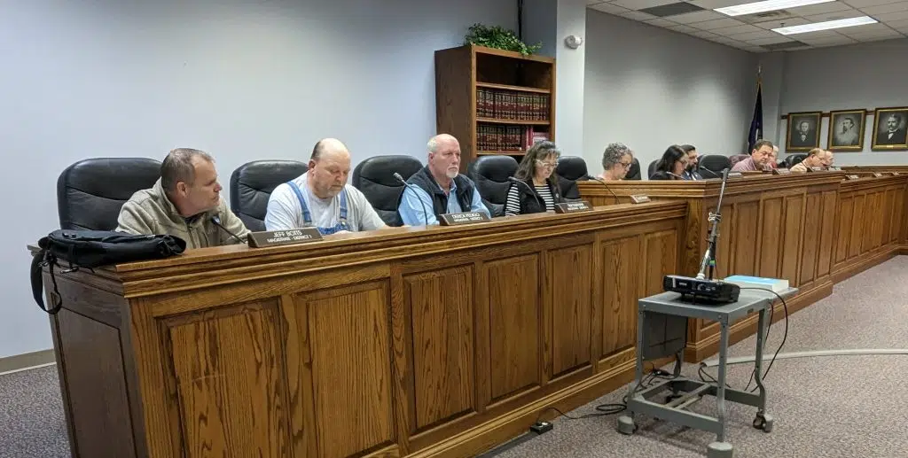 New fiscal court has first meeting, approves personnel changes ...