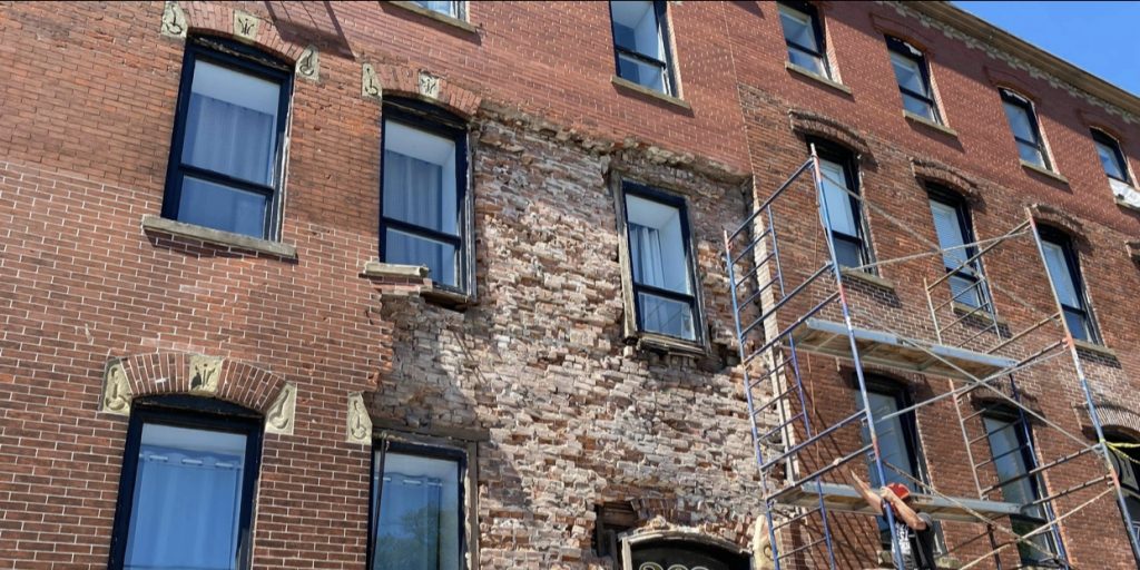 UPDATE: Tenants Forced Out After Building Crumbles - Vimarsana News