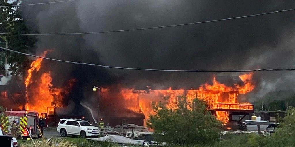Two Hurt in Business Fire East of I. Falls - Vimarsana News