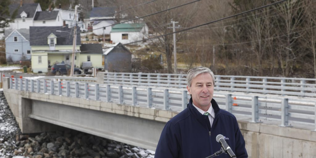 New $3.5 Million Eureka Bridge Opens - Vimarsana News