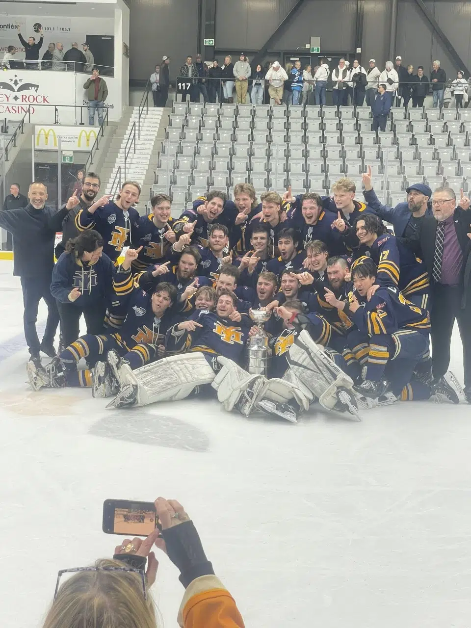 Yarmouth Mariners win MHL Cup in historic fashion Y95.5