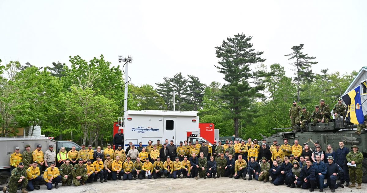 Military helping crews at Barrington Lake wildfire - Vimarsana News