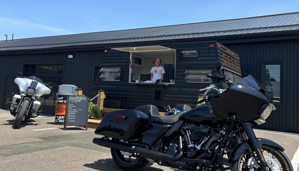 New Moncton Café will Serve You a Knuckle Sandwich - Vimarsana News