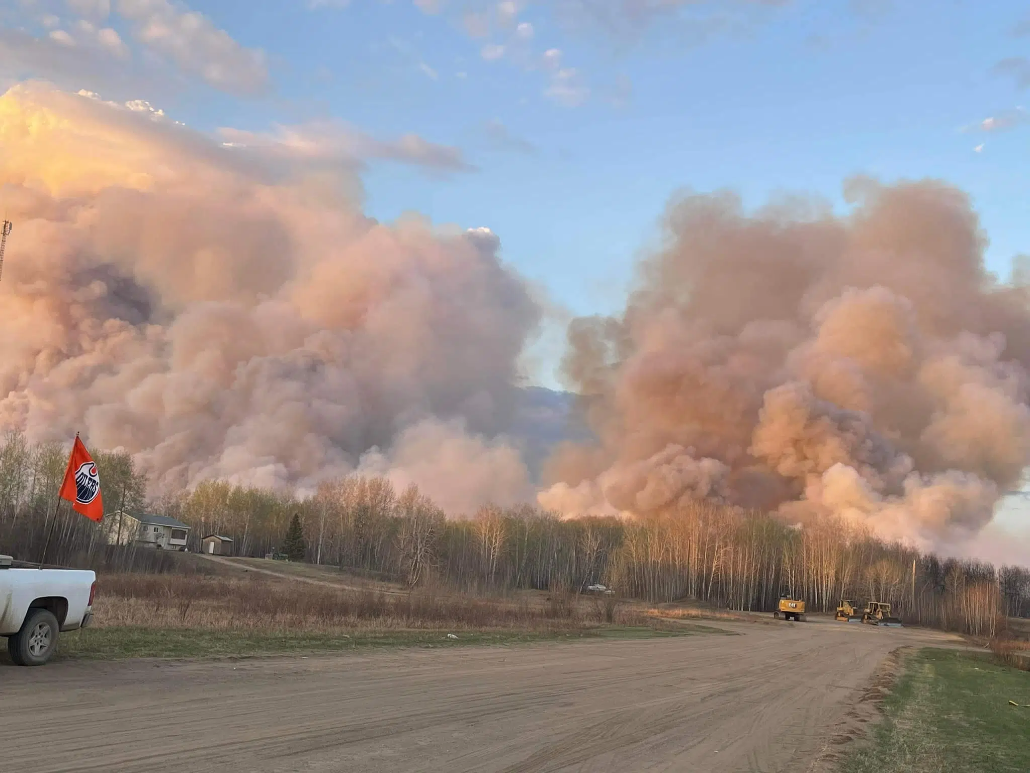 Drayton Valley and Brazeau County evacuate due to wildfire 89.3 The Raven
