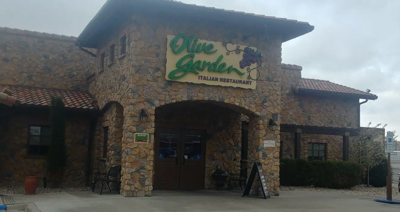 Regina S Olive Garden Opens Monday 620 Ckrm The Source Country
