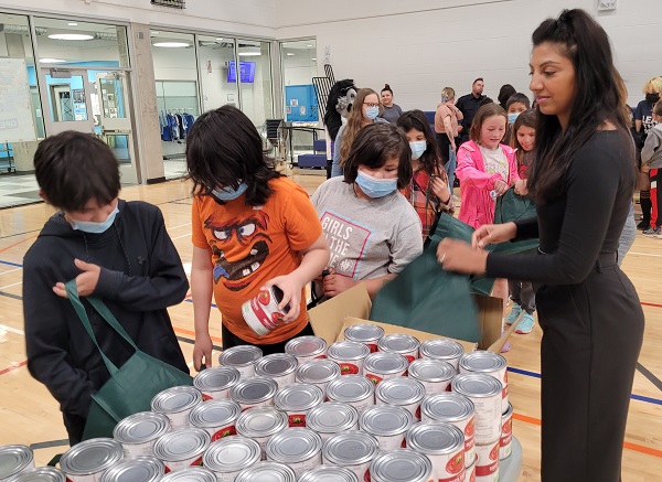 Regina Food Bank receiving positive feedback on lunch programs - Vimarsana News