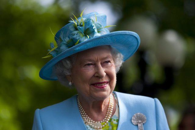 BREAKING: Queen Elizabeth II is Dead. - Vimarsana News