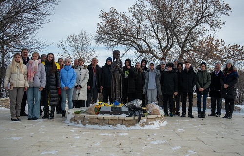 Province holds special service for Holodomor at Legislative Building - Vimarsana News