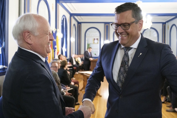Saskatchewan Signs Health Deal with Federal Government - Vimarsana News