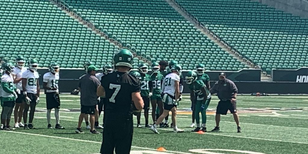 Riders QB Trevor Harris "held back" to start the week at practice | 620 CKRM The Voice of Saskatchewan - Vimarsana News