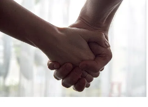 Know the difference between 211 and 911