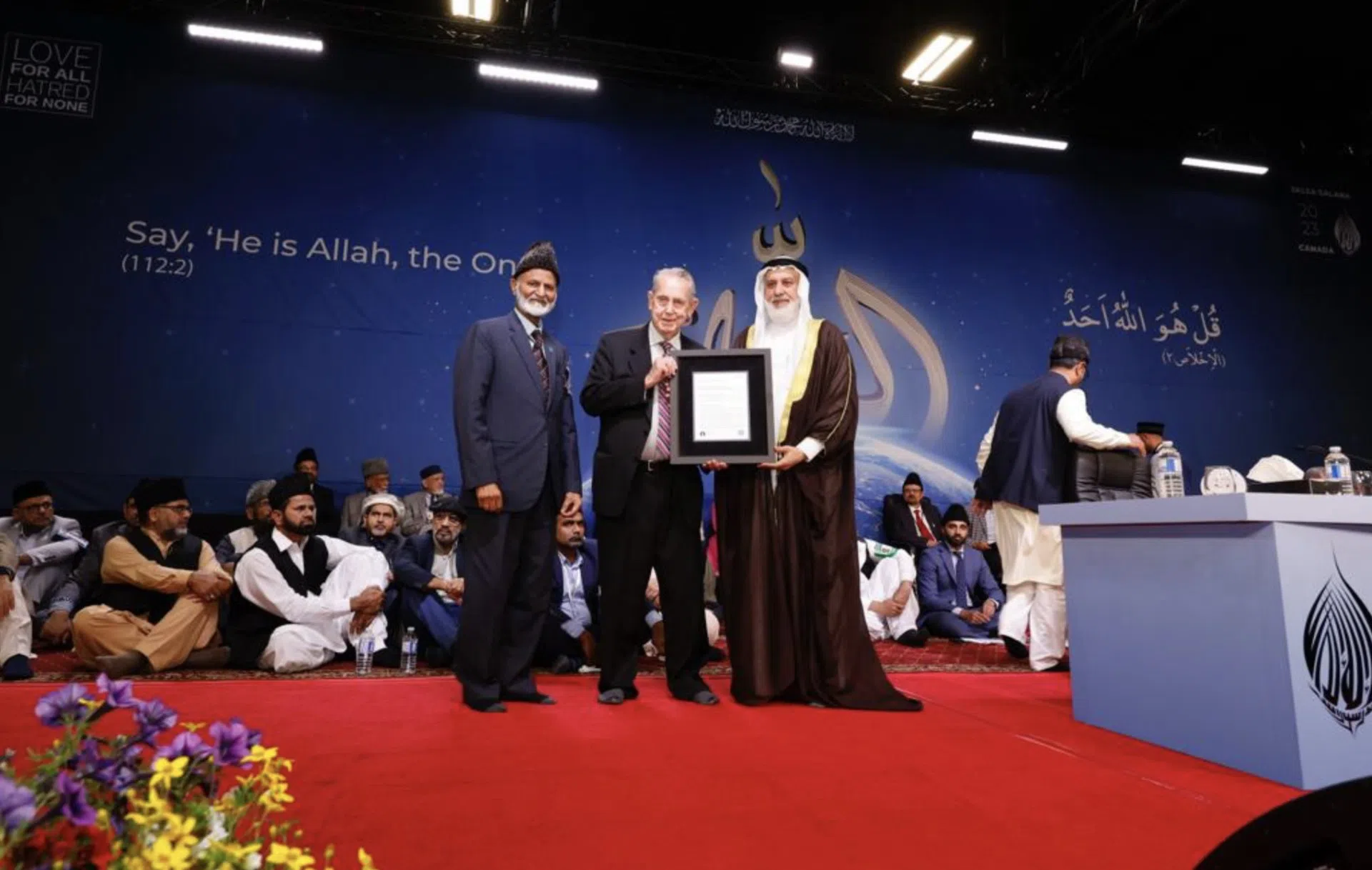 ‘Dedication’: Milton Mayor receives award at largest Muslim convention in Canada