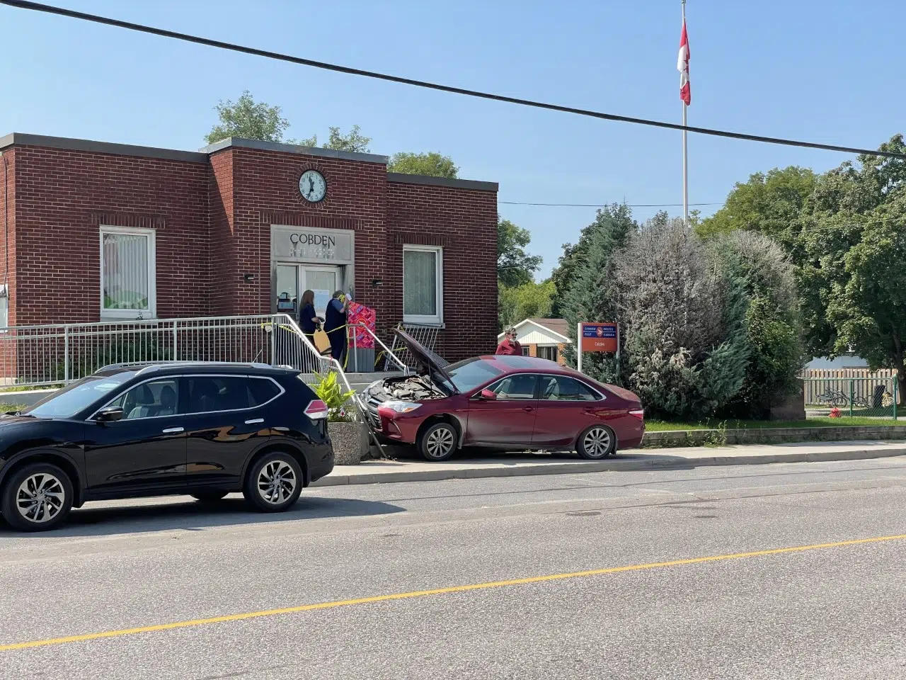 Car collides with post office in Cobden 104.9 Pembroke Today