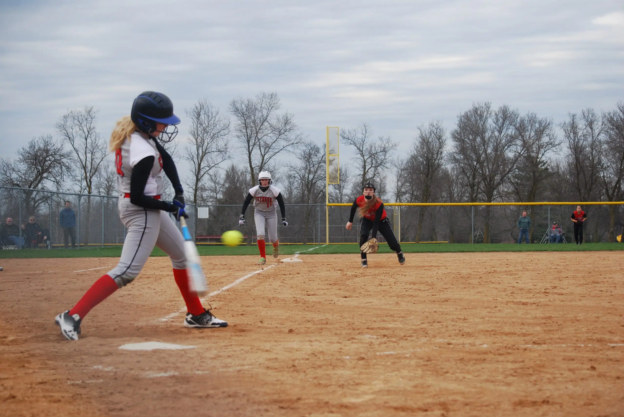 After 50 start, Seymour softball grabs early control of the Bay