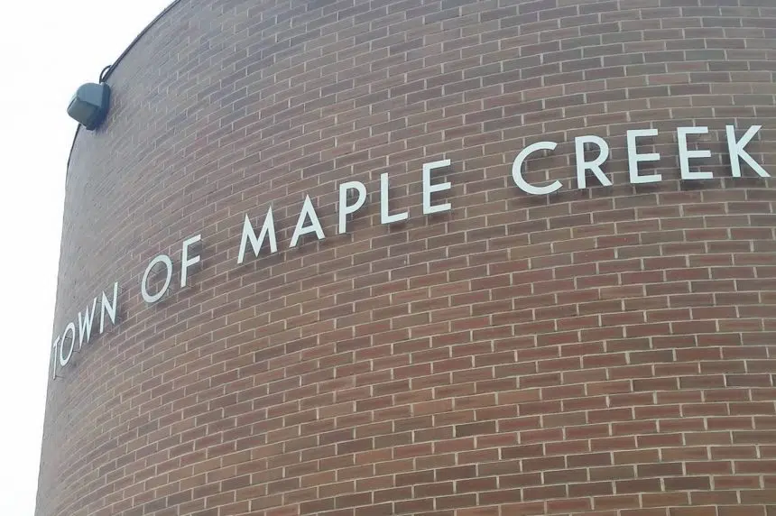 Maple Creek grocery store swamped during power outage
