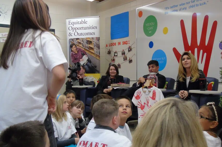 Shania Twain gives back to kids in Regina 980 CJME