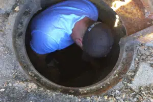 Kitten Rescue Balgonie - Jesse Edwards in manhole - June 18 2018