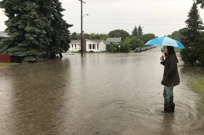 Heavy rain causes flash flooding in Swift Current | 980 CJME