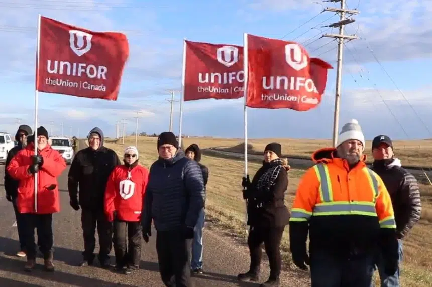 Crowns, Unifor reach tentative agreement to end strike