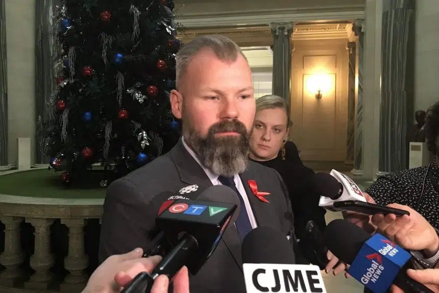 ‘This oil should have been in a pipeline’: Sask. environment minister weighs in on derailment
