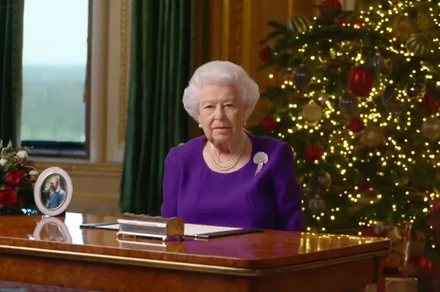New COVID-19 variants not in Canada: Tam; Queen focuses on hope in Christmas speech