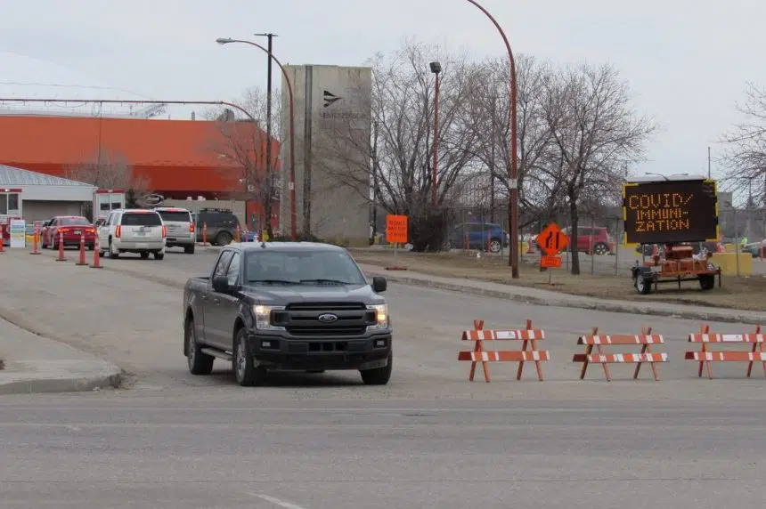 Regina drive-through vaccination clinic could be closed into May
