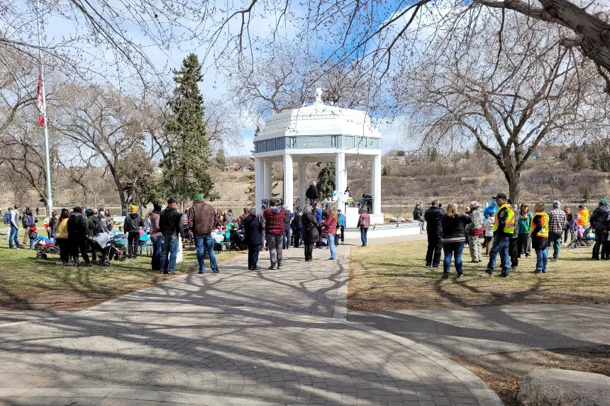 Children, families gather for 'freedom' rally at Saskatoon's Kiwanis Park