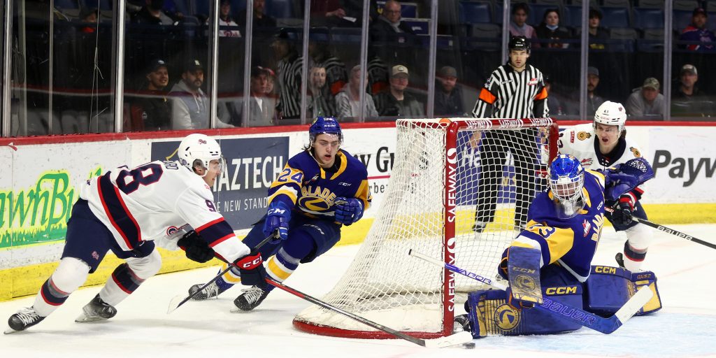 Regina Pats hold on for 3-2 win over Saskatoon Blades - Vimarsana News