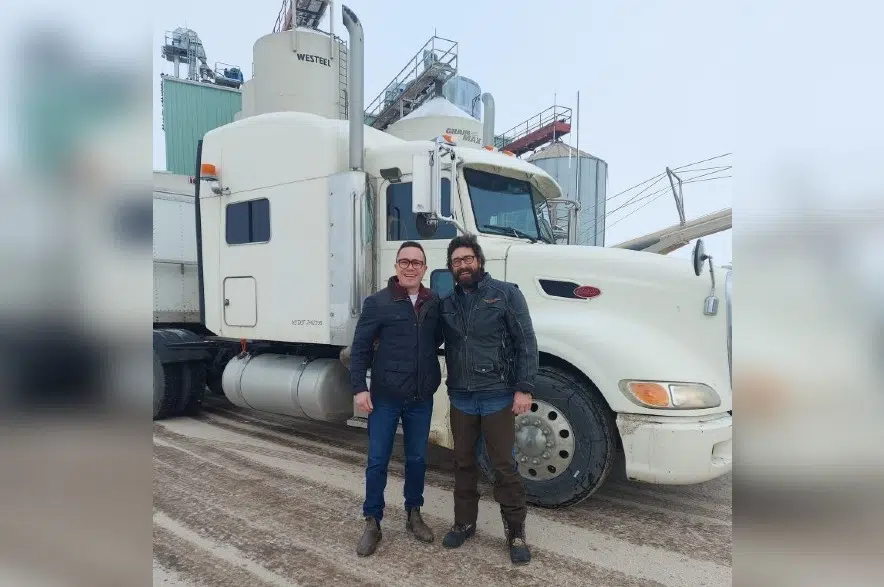 Neighbours Feeding Neighbours Sask Farmer Donates 26 Tonnes Of Peas   Food Bank Donation 