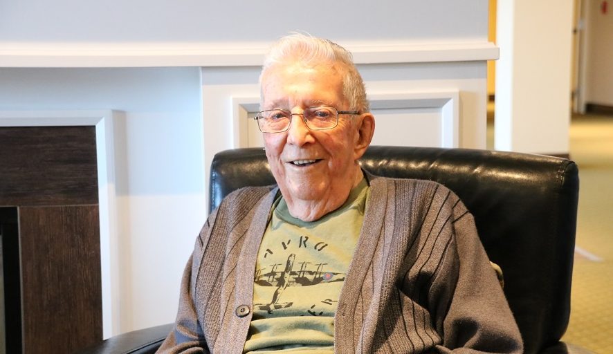 98-year-old war veteran inspires crowd at Warriors game - Vimarsana News