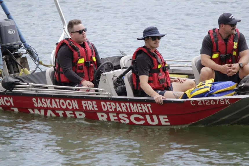 Saskatoon Fire Department rescues 3 people from the river