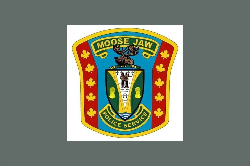 Teen trapped in car after crash in Moose Jaw 650 CKOM