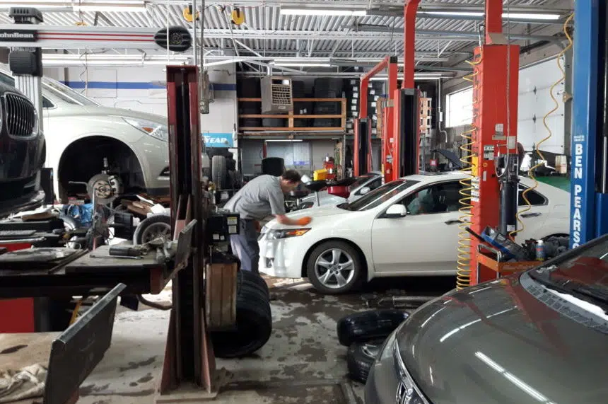 Saskatoon tire shop ‘insanely busy’ after snowfall owner 650 CKOM
