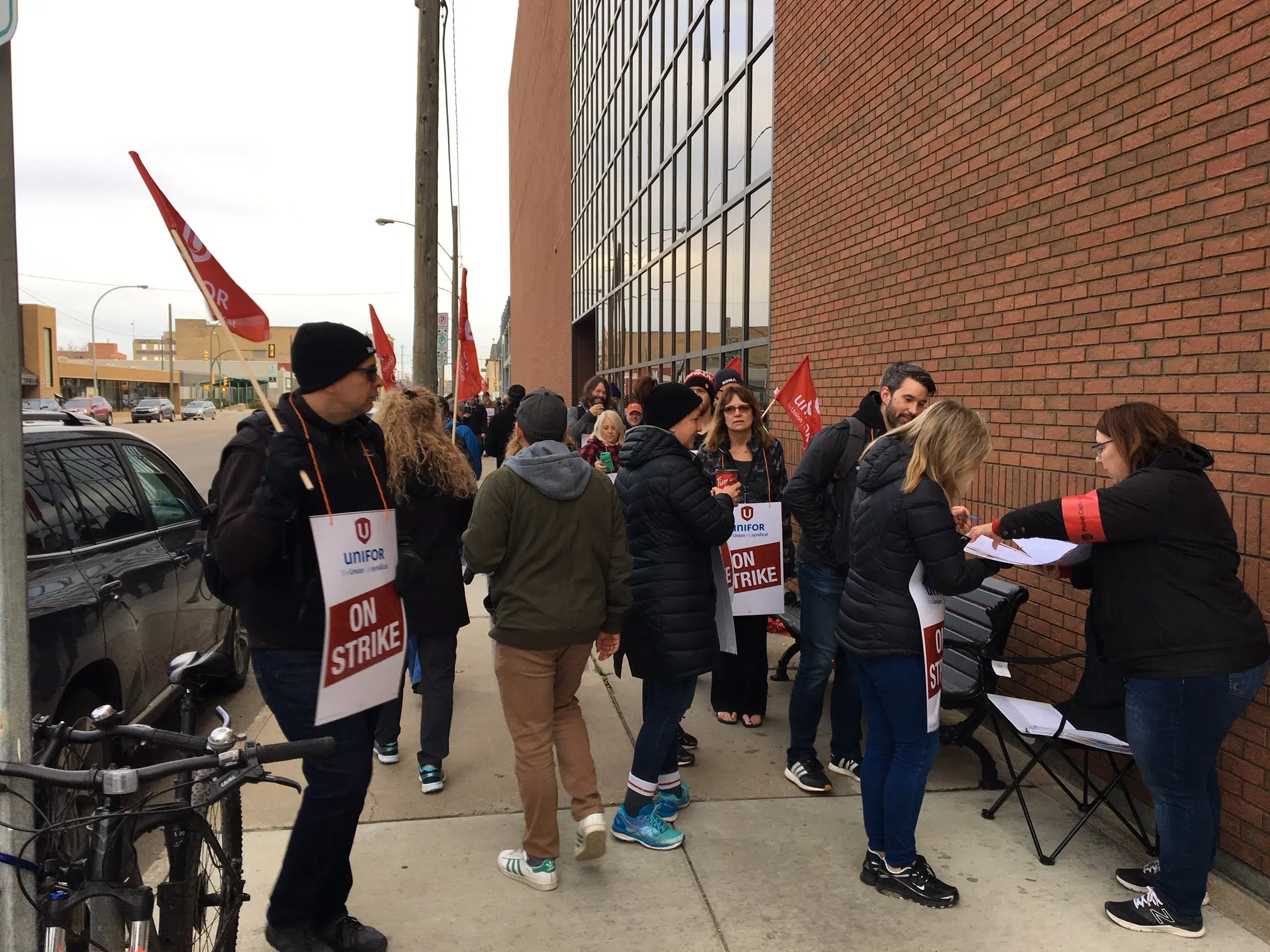 SaskTel workers hit the picket line 650 CKOM