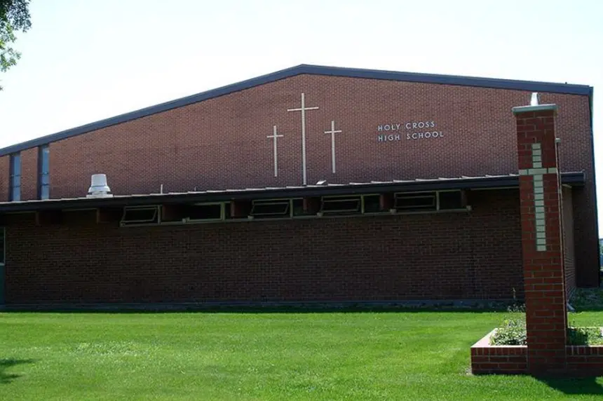 Saskatoon Holy Cross High School reports COVID-19 case