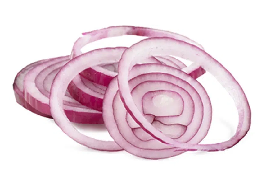 Four people in Saskatchewan among those ill after eating contaminated red onions
