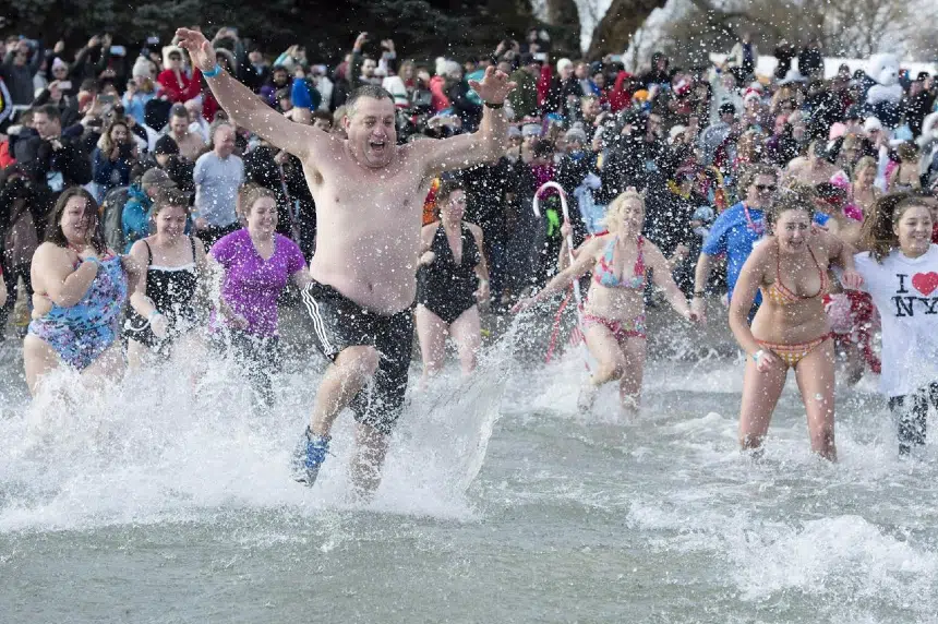 Canadian polar bear swims to ring in 2021 with pandemic-friendly charity events
