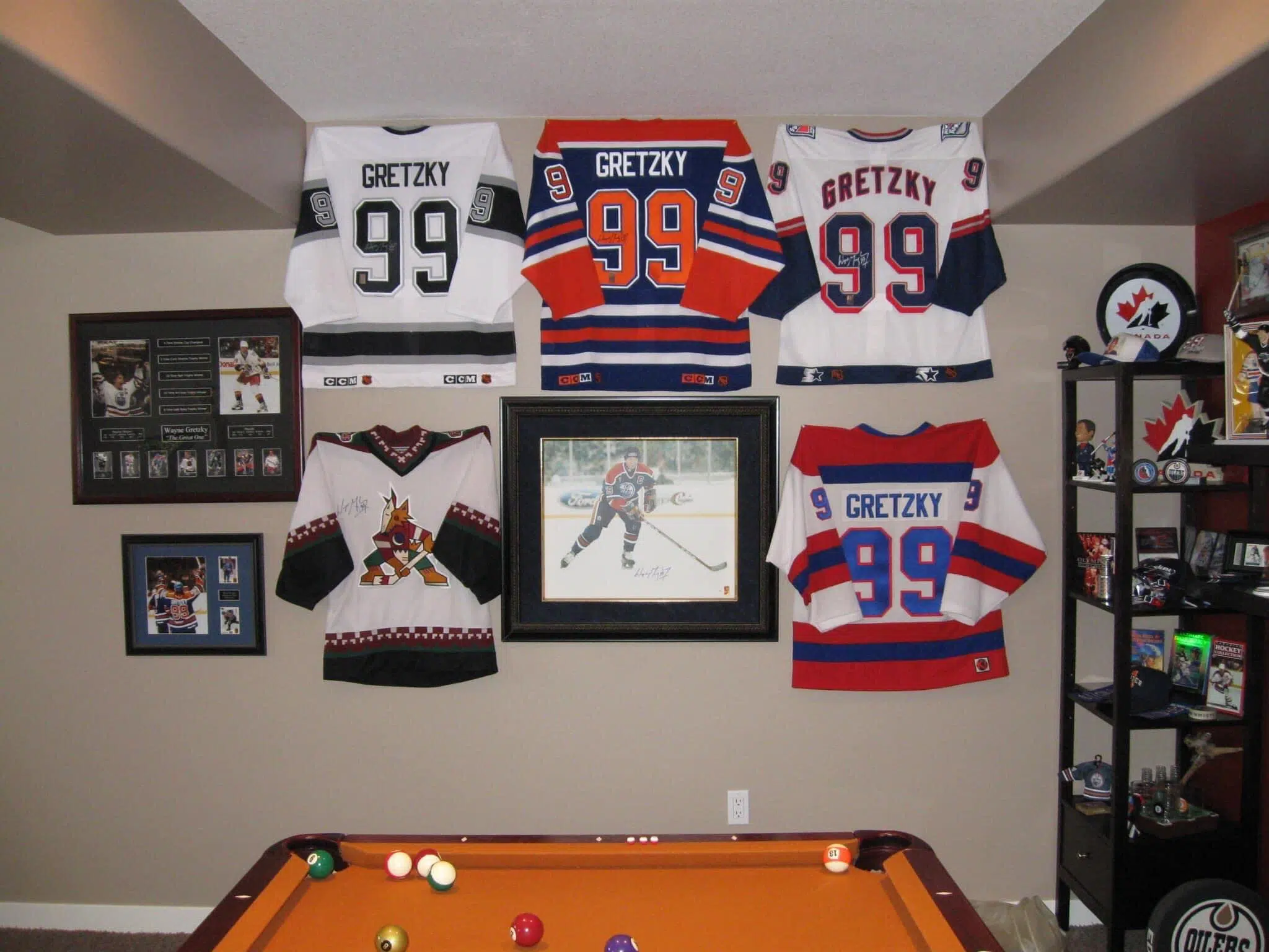 PHOTOS: Greatest collection of Gretzky memorabilia up for auction