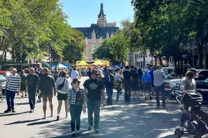 A crowd on 21st Street in Saskatoon during the Show & Shine weekend.