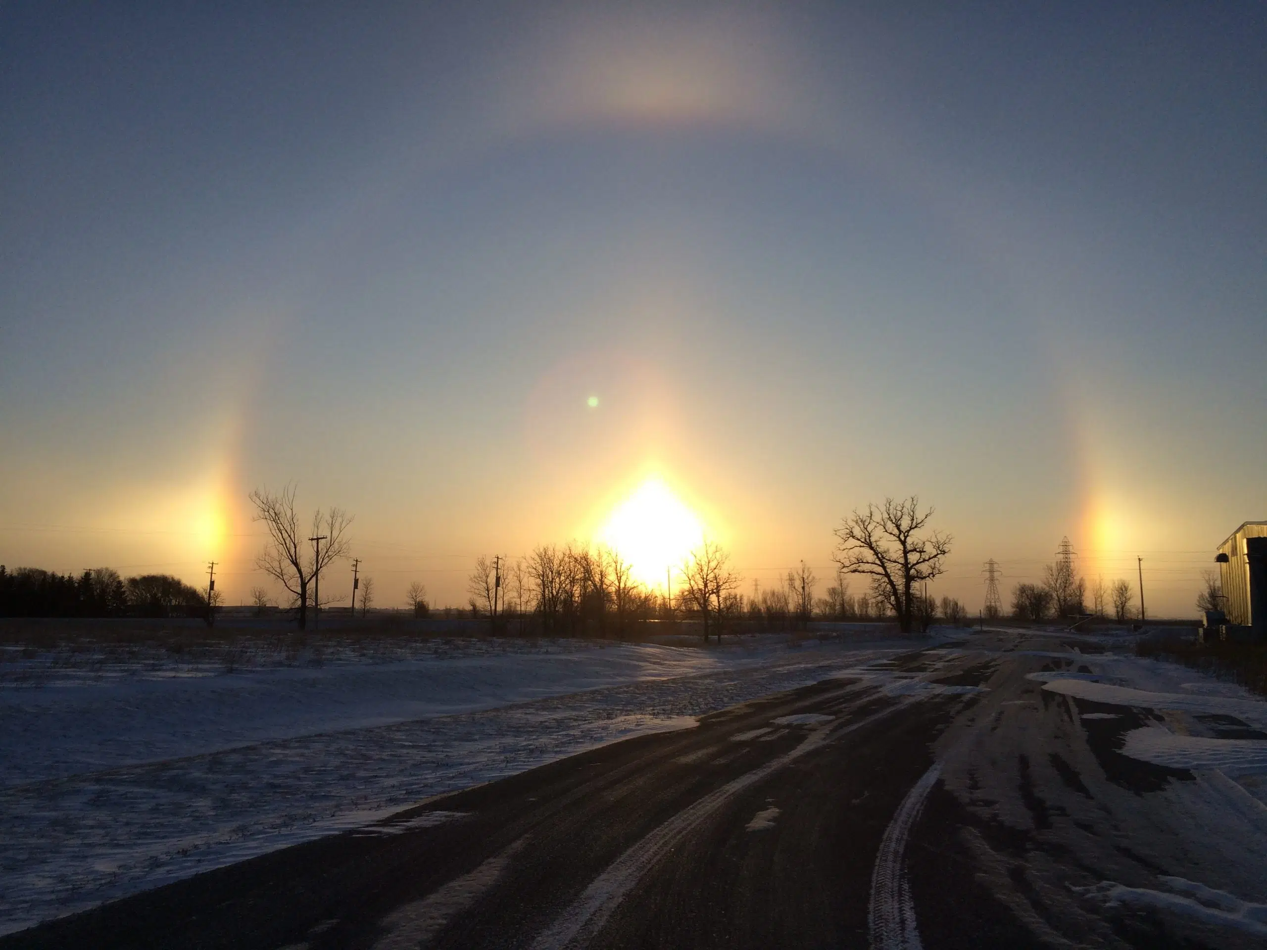 The Sundogs have Sundogs!!! QX104 Country