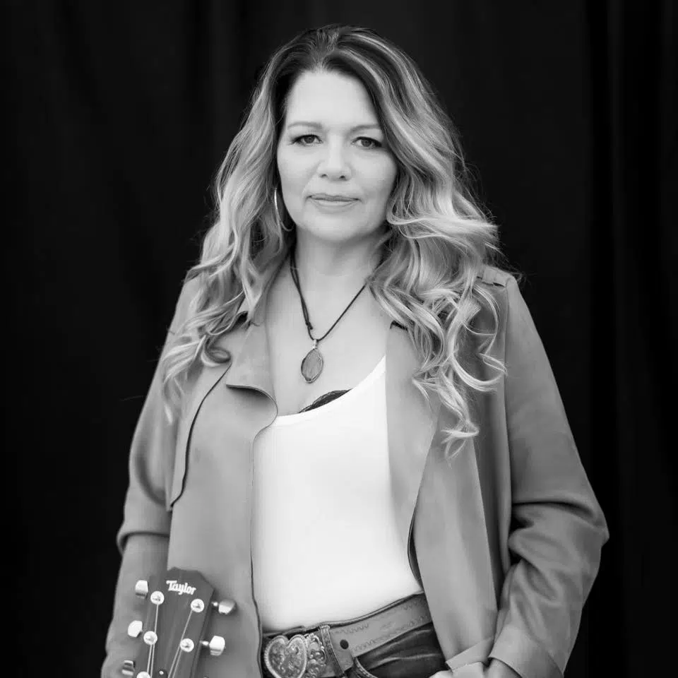 Coast 2 Coast Closeup – Shelley Lynch