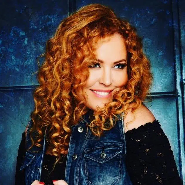 Coast 2 Coast Closeup – Karen Lee Batten