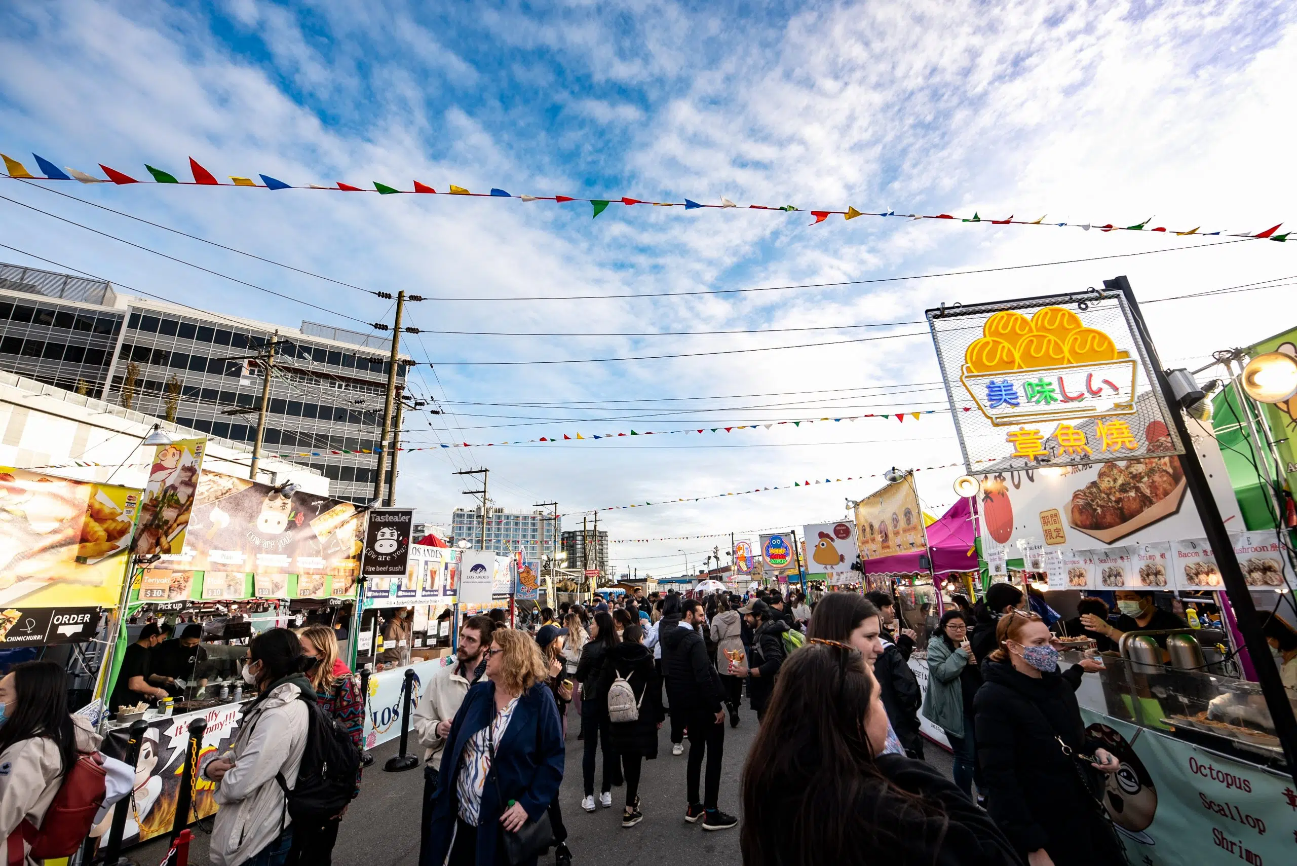 VIDEO A Visit to the Richmond Night Market 104.3 The Breeze