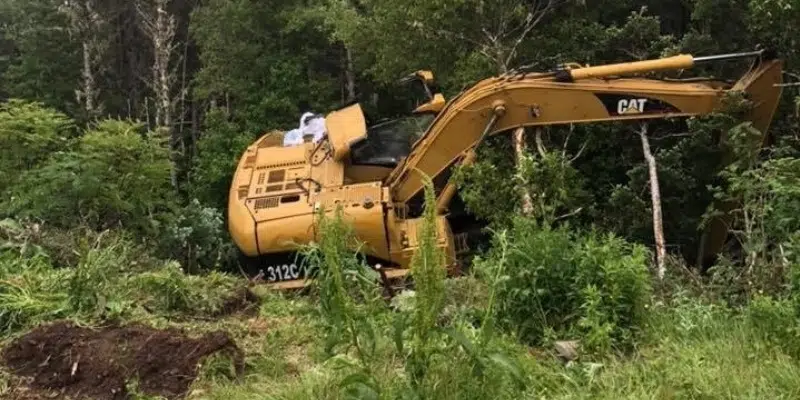 Man Sustains Serious Injuries In Excavator Rollover Vocm