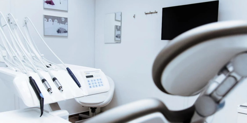 Dental Association Welcomes Provincial Funding to Help Recruit Dentists - Vimarsana News