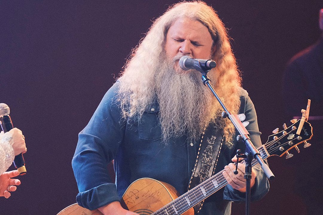 Jamey Johnson Sings on Tender Cover of Grateful Dead’s ‘To Lay Me Down ...